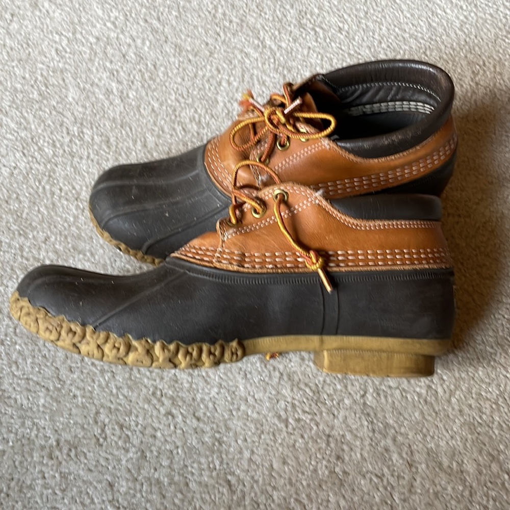Men’s LL Bean duck shoes. - Picture 2 of 3